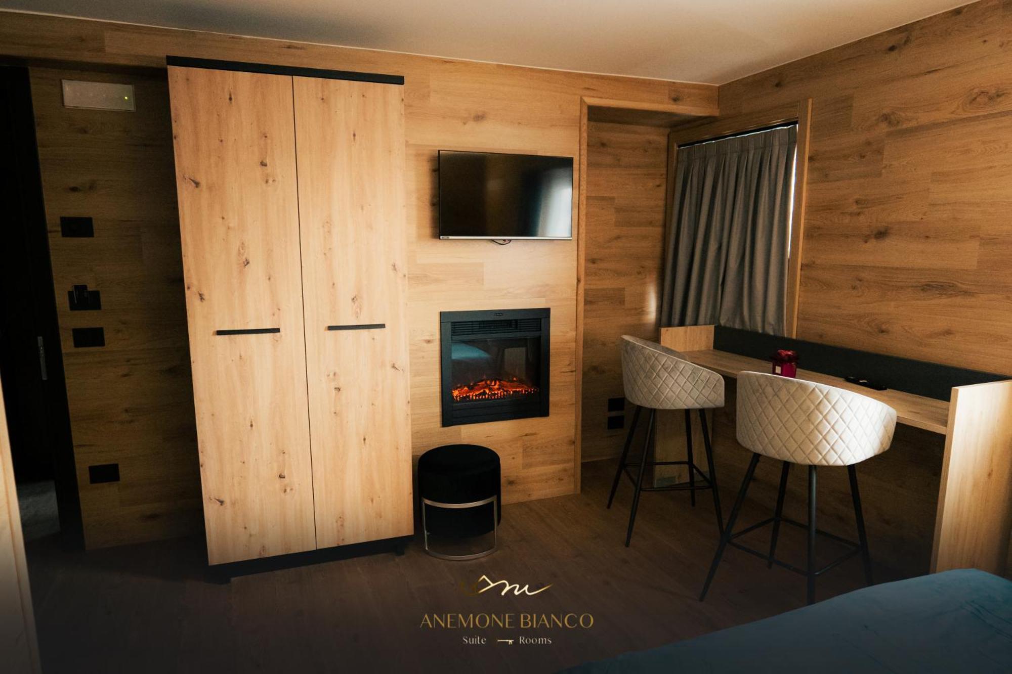 Anemone Bianco Suite Rooms 帕苏德尔托纳莱 外观 照片